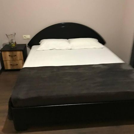 Room Studio 1 Тбилиси Экстерьер фото
